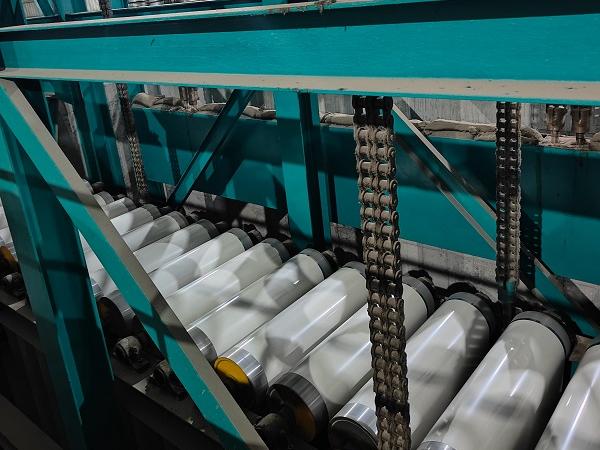 Signal white RAL9003 galvanized steel coil production in progress