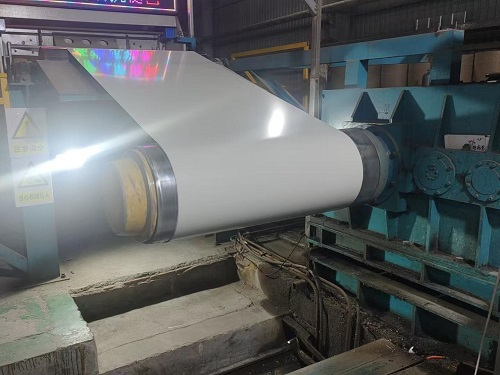 Singapore RAL9016 color-coated coil is in production. Singapore RAL9016 color-coated coil is in production.