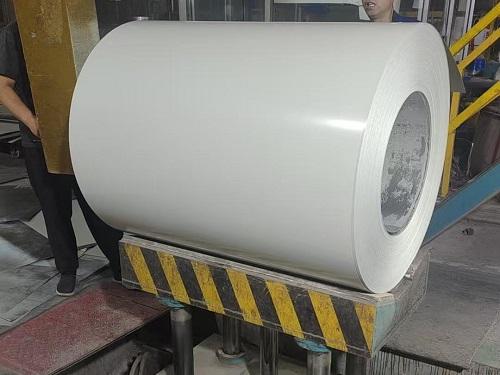 Singapore RAL9016 color-coated coils are completed and ready for packaging. Singapore RAL9016 color-coated coils are completed and ready for packaging.
