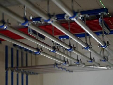 Factory photos of liquid transport pipelines in a pharmaceutical plant