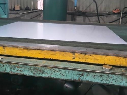 AZ120 1219mm aluminum zinc coated steel plate waiting to be packaged