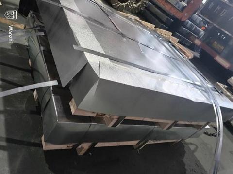 Aluminum zinc coated steel plate is ready for packaging